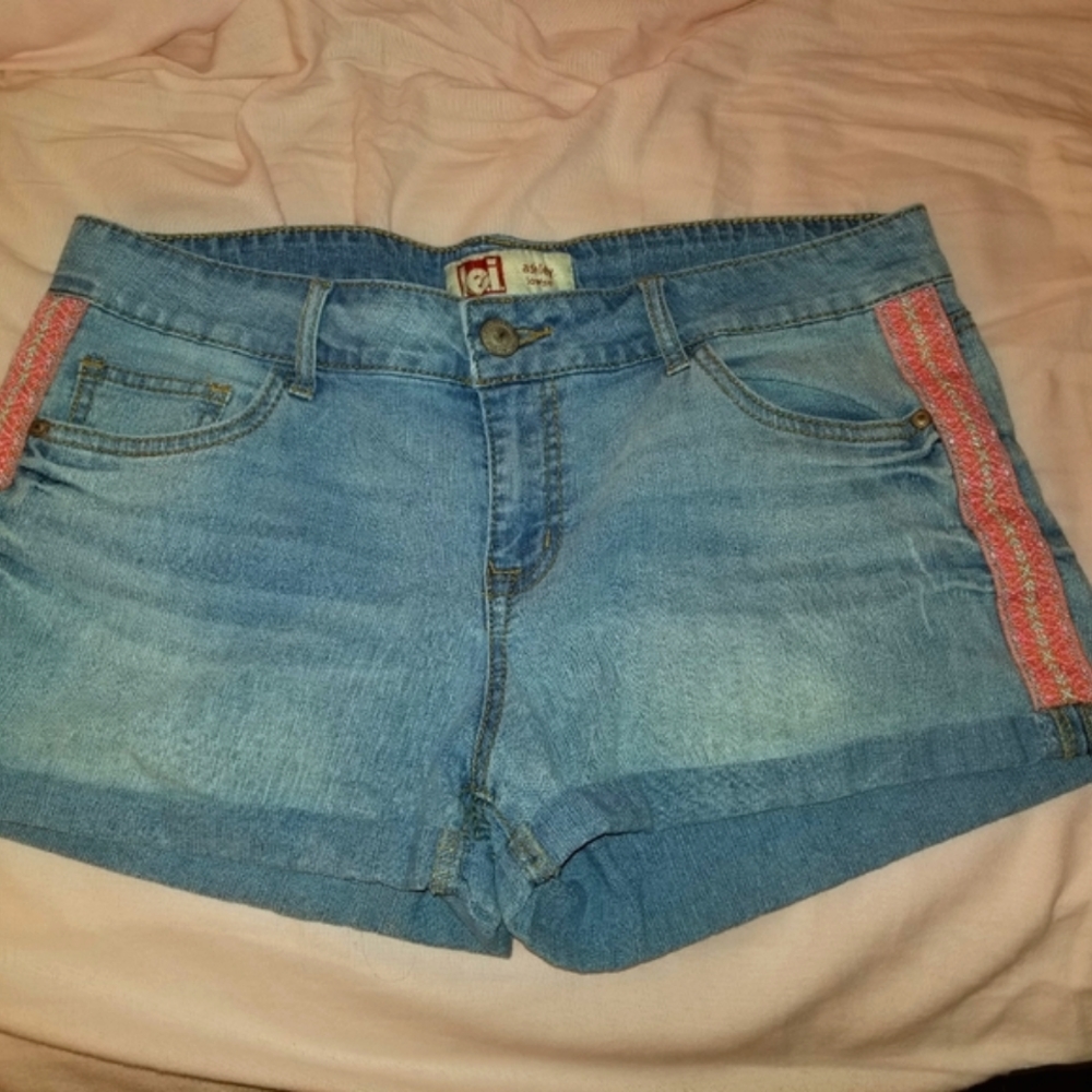 Low Rise Light Wash Jean Shorts